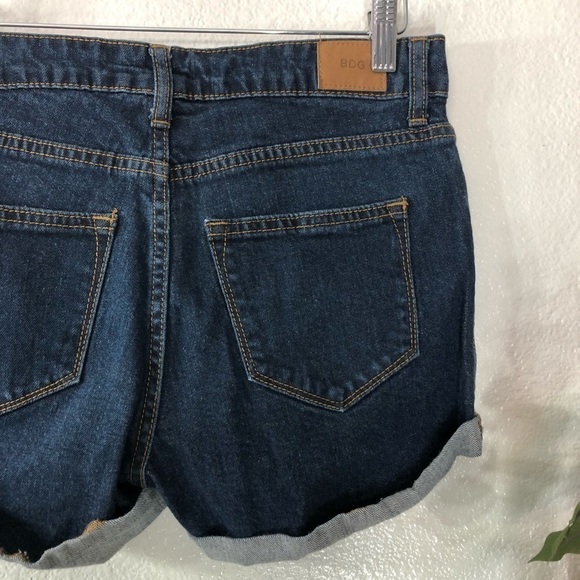 Urban Outfitters BDG Mid Rise Jean Shorts - Picture 4 of 5